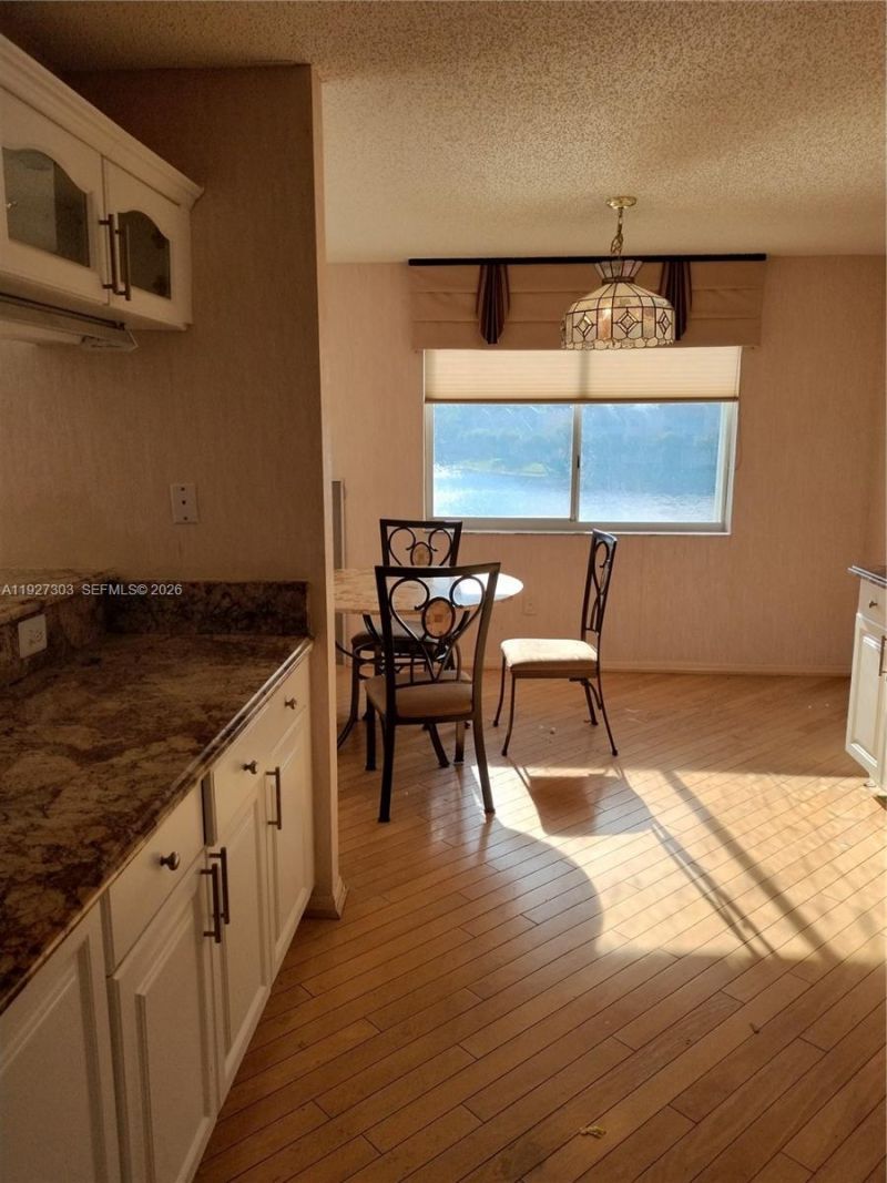 7557 Granville Dr, Unit 305, Tamarac, FL 33321 Photo