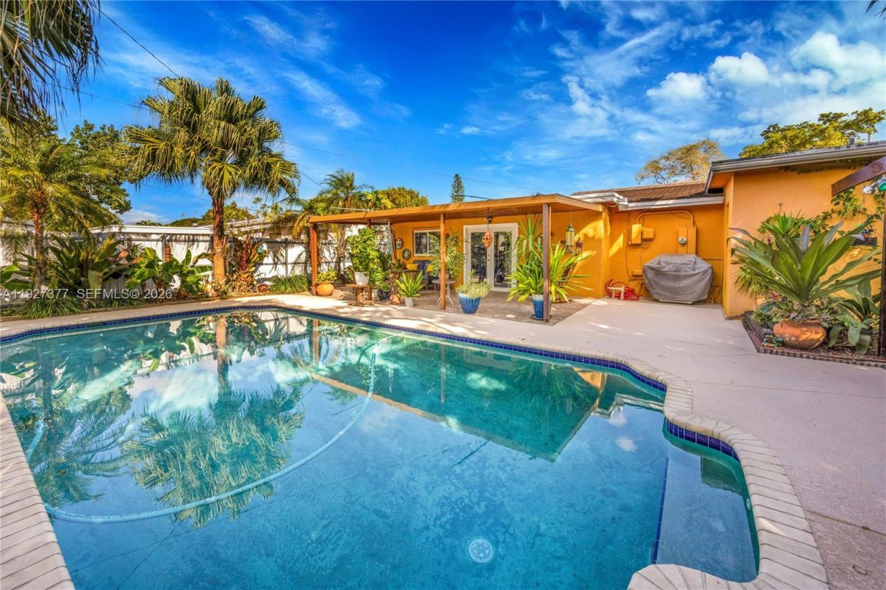 4110 W 7th Ln, Hialeah, FL 33012 Photo