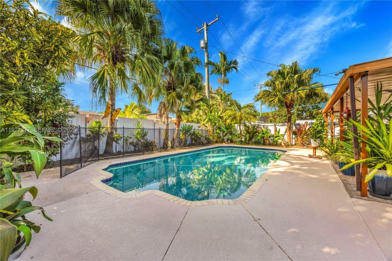 4110 W 7th Ln, Hialeah, FL 33012 Photo