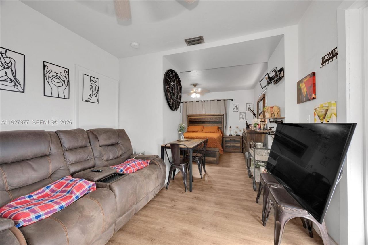 4110 W 7th Ln, Hialeah, FL 33012 Photo