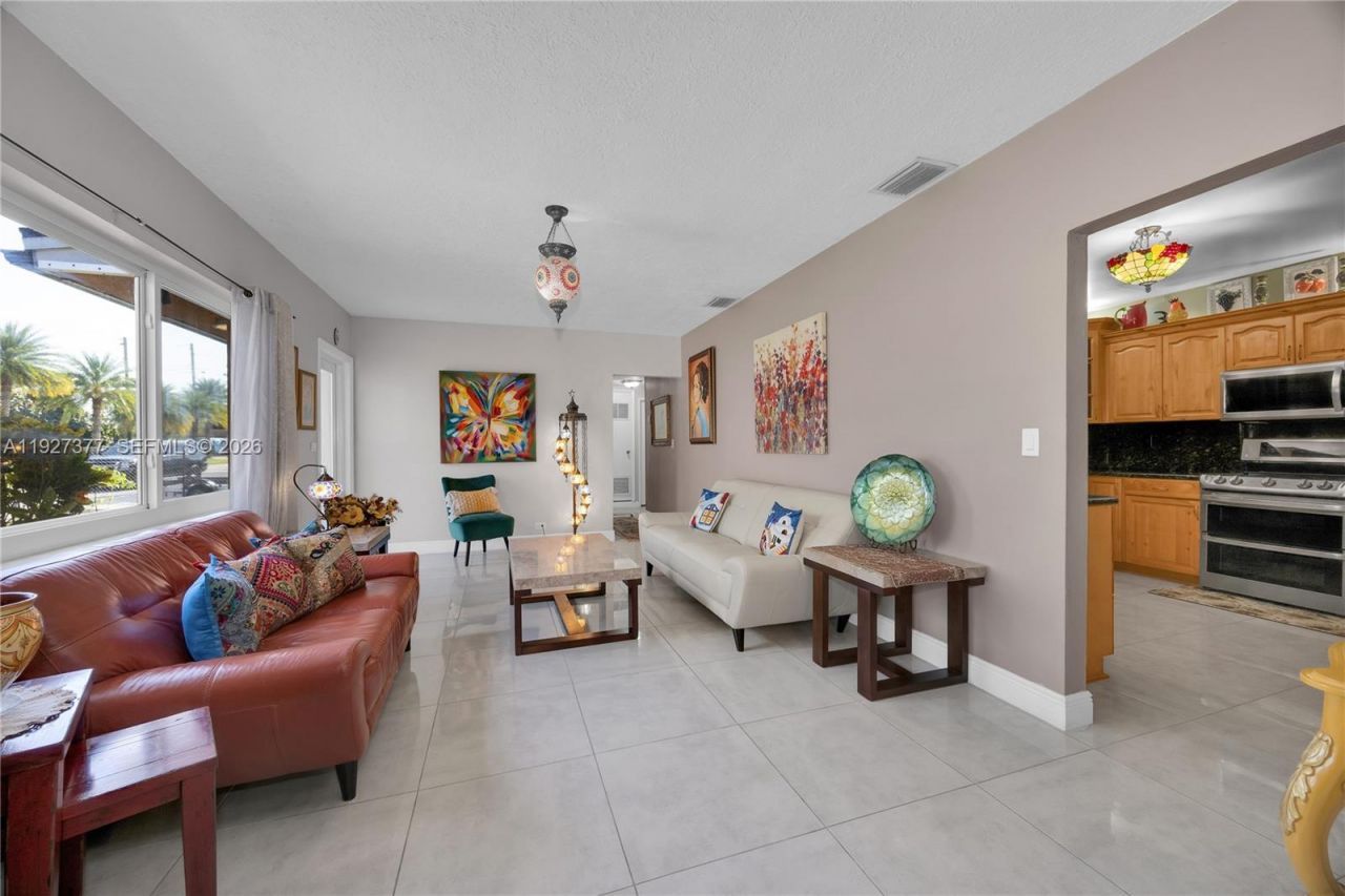 4110 W 7th Ln, Hialeah, FL 33012 Photo