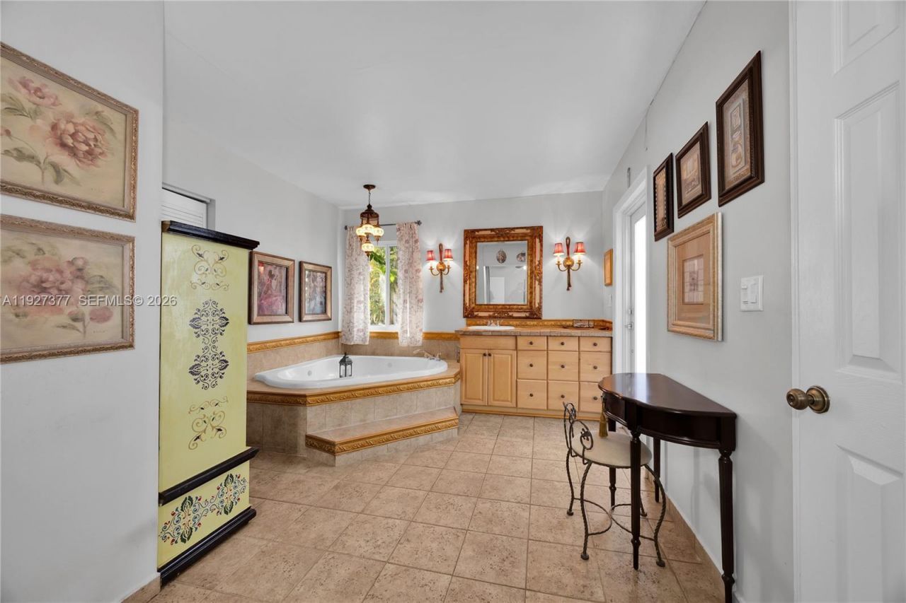 4110 W 7th Ln, Hialeah, FL 33012 Photo