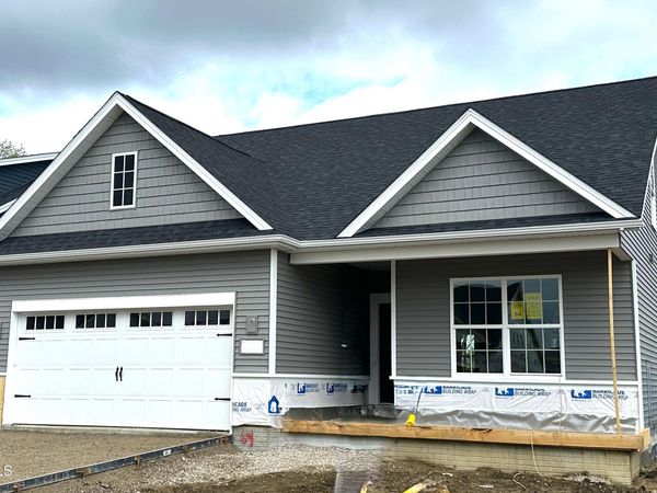 2306 Falling Waters Lane, Perrysburg, OH 43551