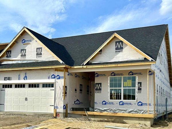 2306 Falling Waters Lane, Perrysburg, OH 43551