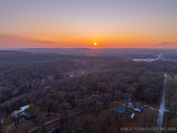 6594 E 563 Road, Locust Grove, OK 74352