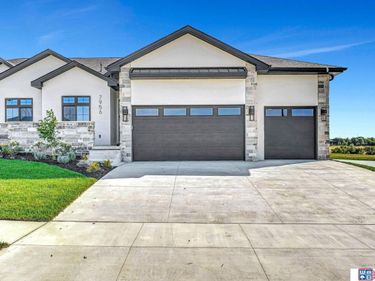 7956 S 43rd Street, Lincoln, NE 68516