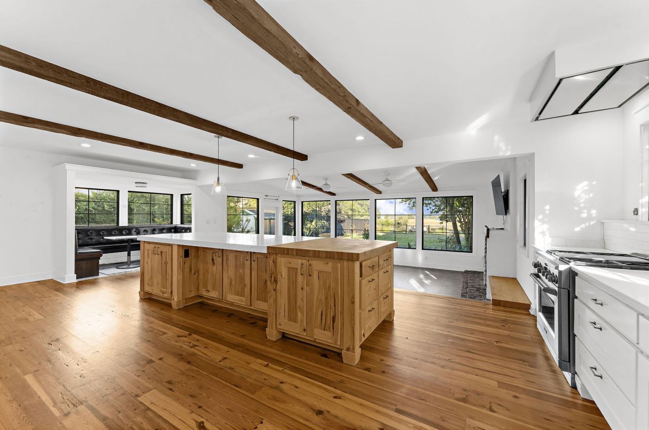 208 Gordon Street Photo 20