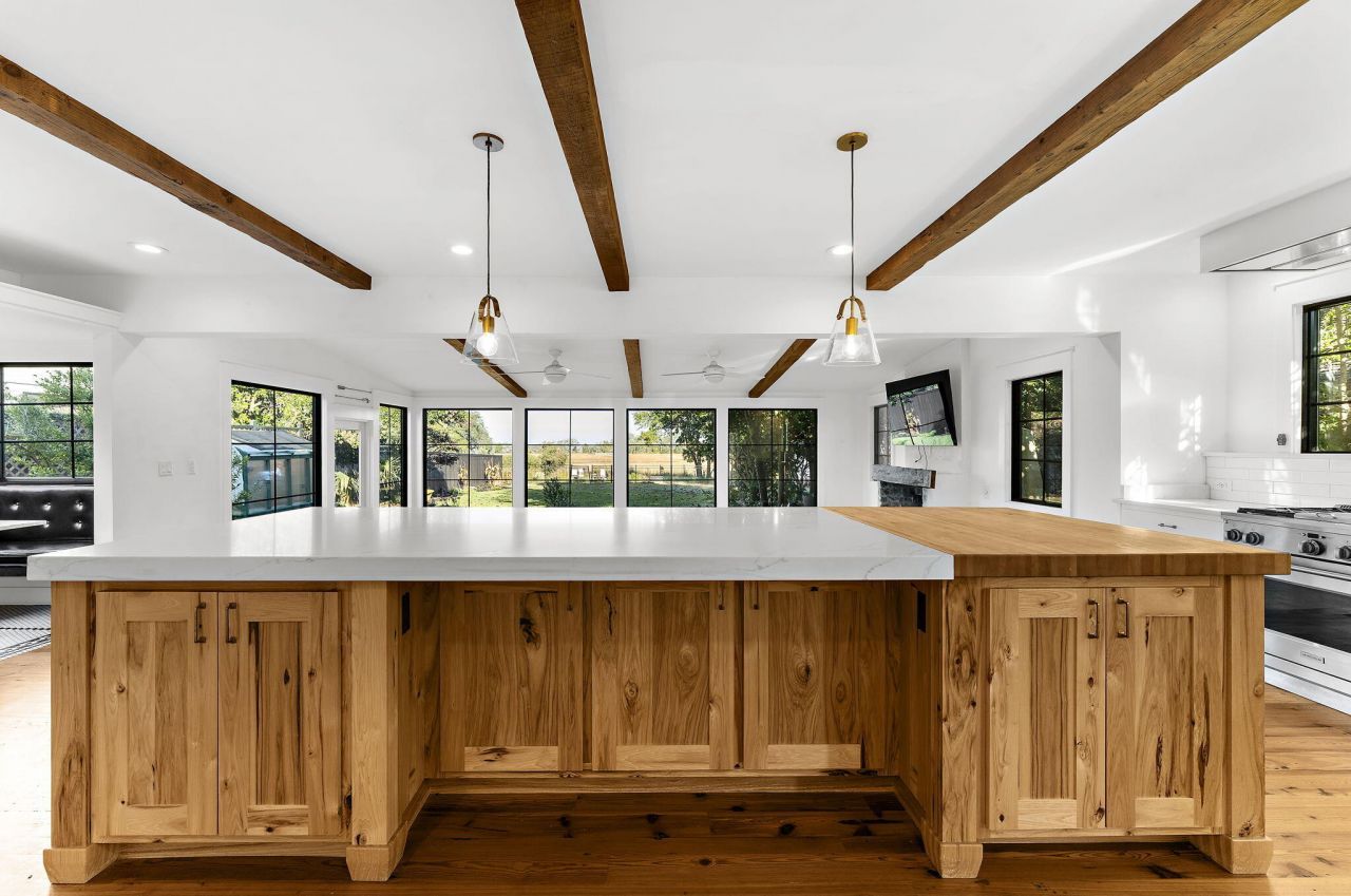 208 Gordon Street Photo 21