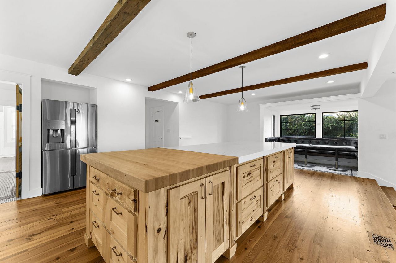 208 Gordon Street Photo 27