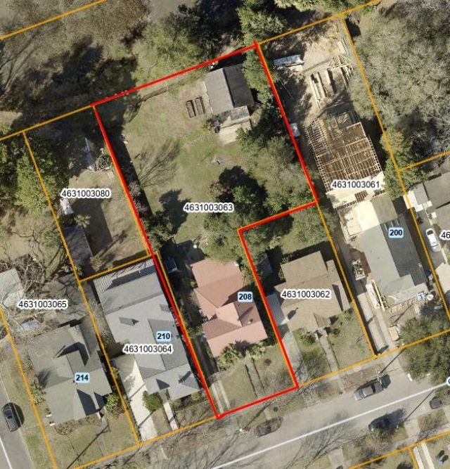 208 Gordon Street Photo 3