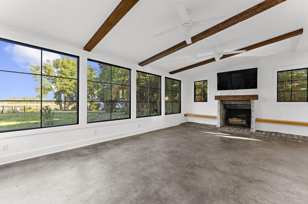 208 Gordon Street Photo 35