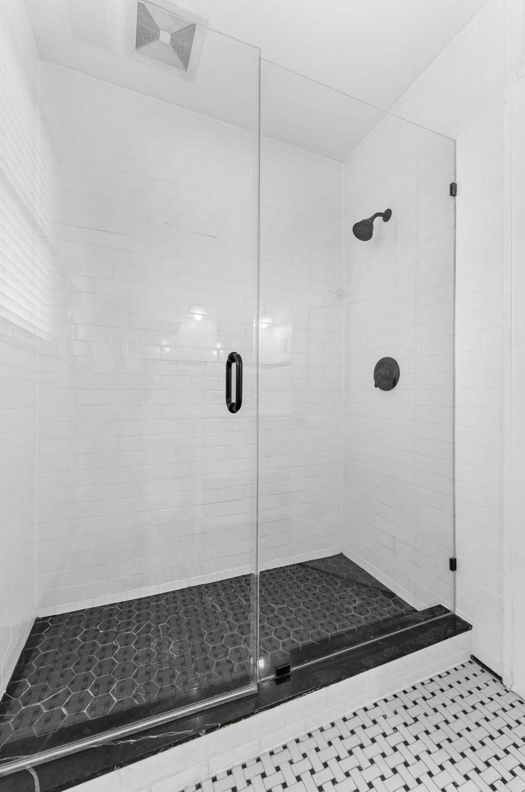 208 Gordon Street Photo 46