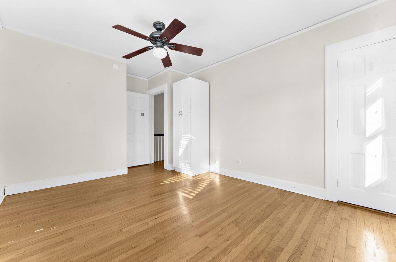 208 Gordon Street Photo 47