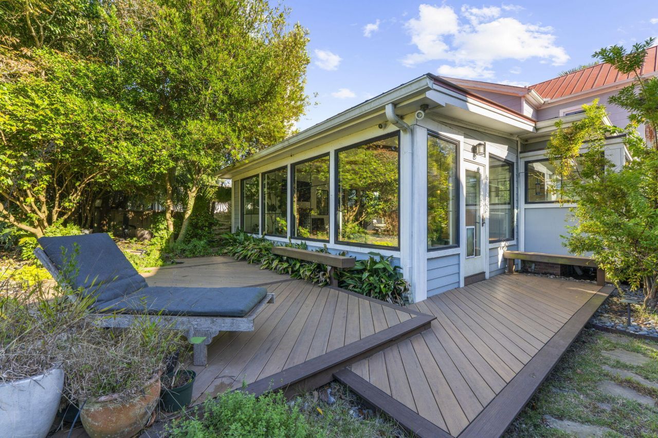 208 Gordon Street Photo 59