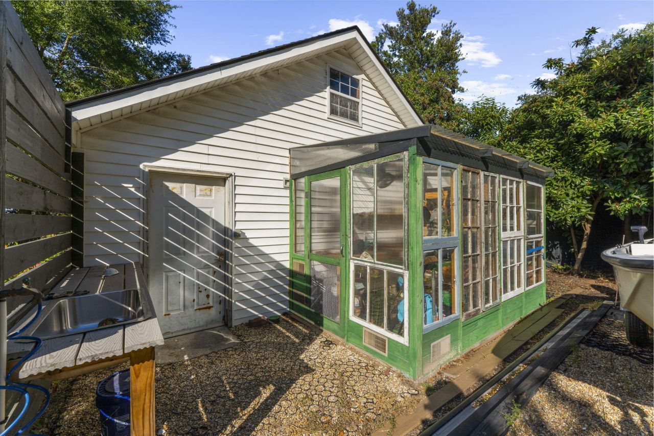 208 Gordon Street Photo 66