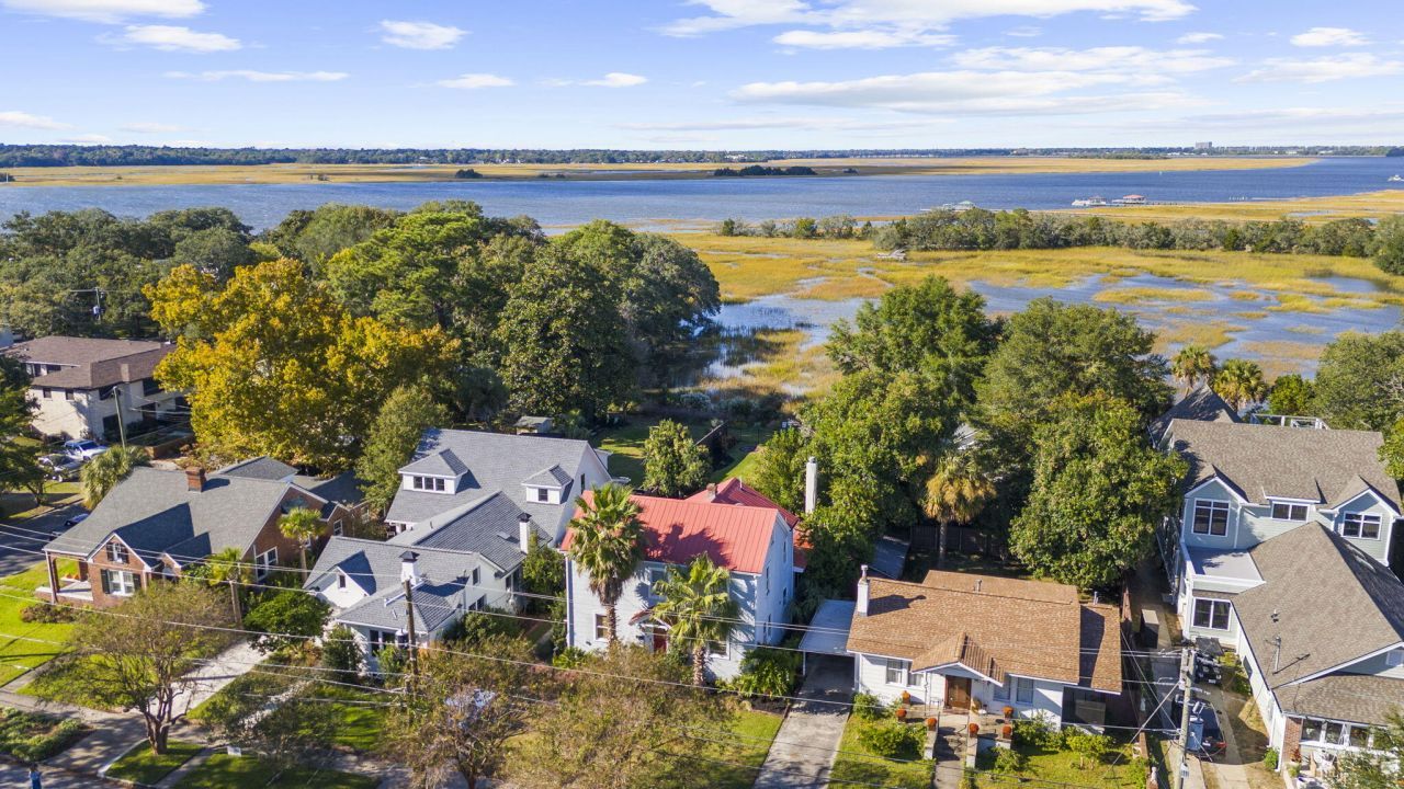 208 Gordon Street Photo 75