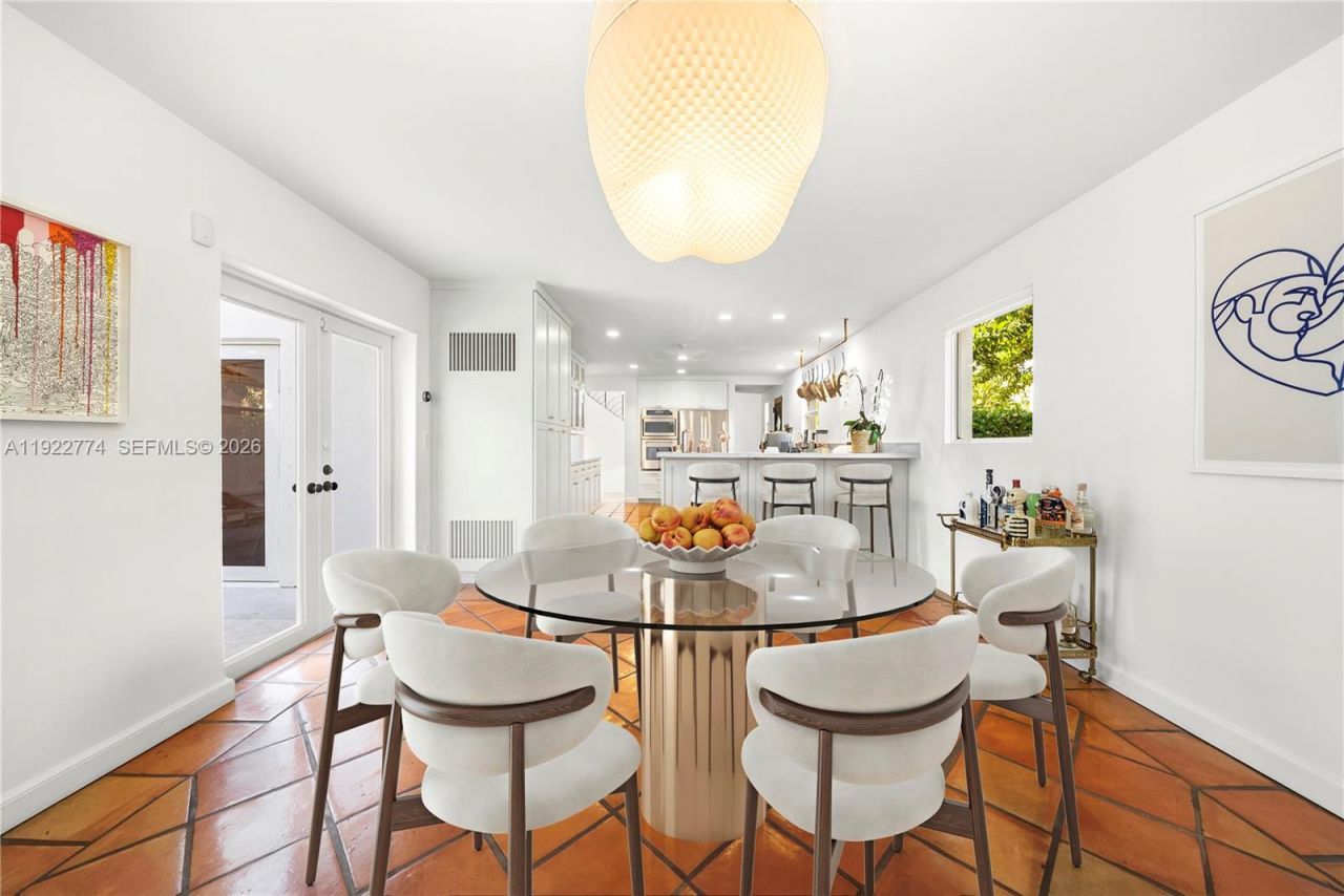 5181 La Gorce Dr, Miami Beach, FL 33140 Photo