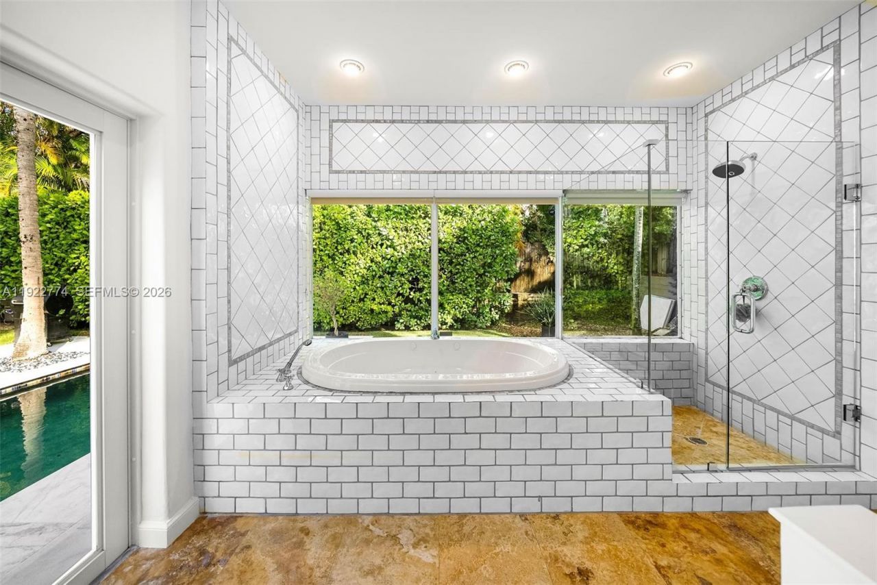 5181 La Gorce Dr, Miami Beach, FL 33140 Photo