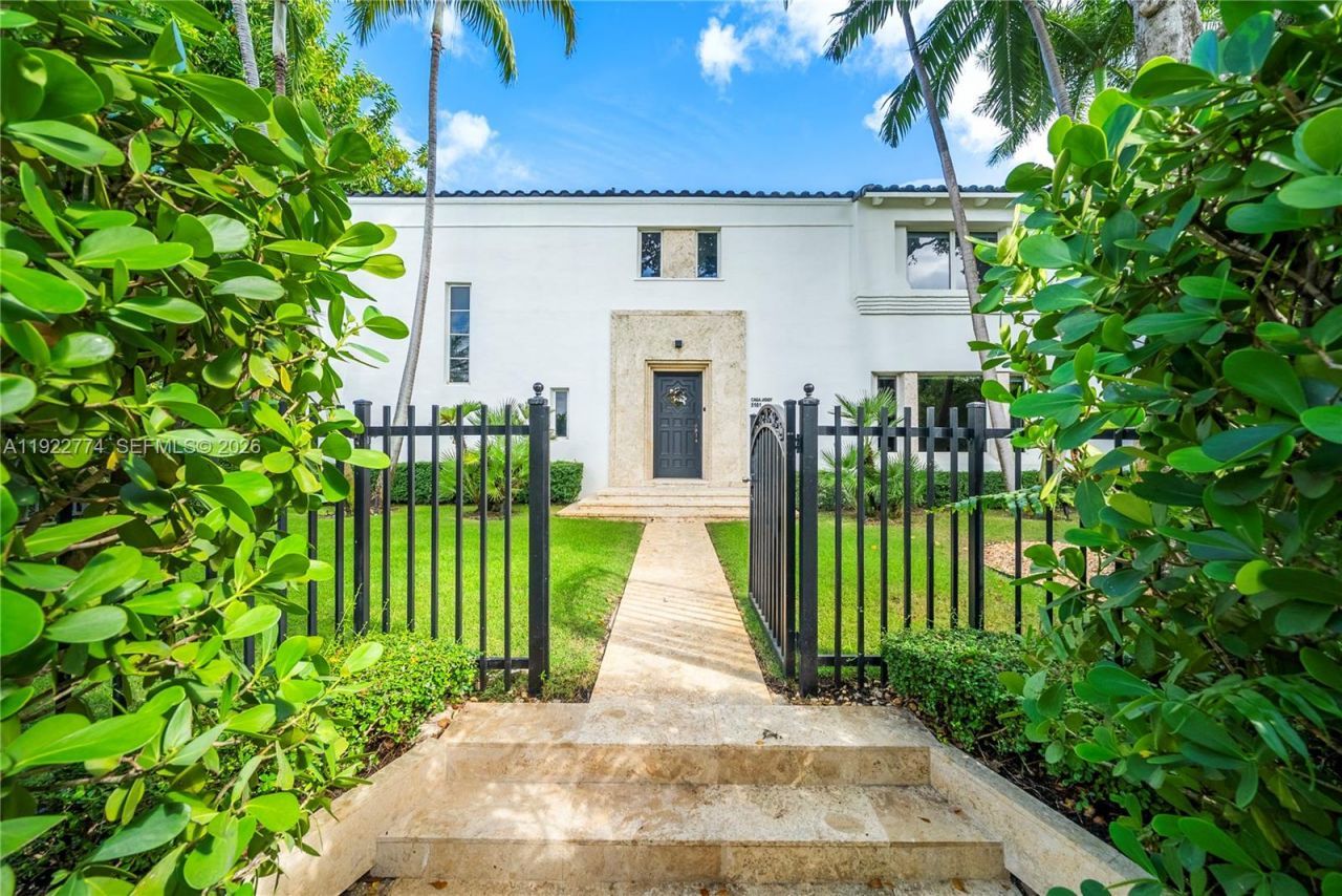 5181 La Gorce Dr, Miami Beach, FL 33140 Photo