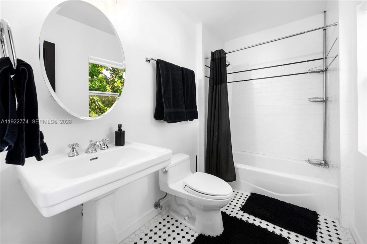 5181 La Gorce Dr, Miami Beach, FL 33140 Photo