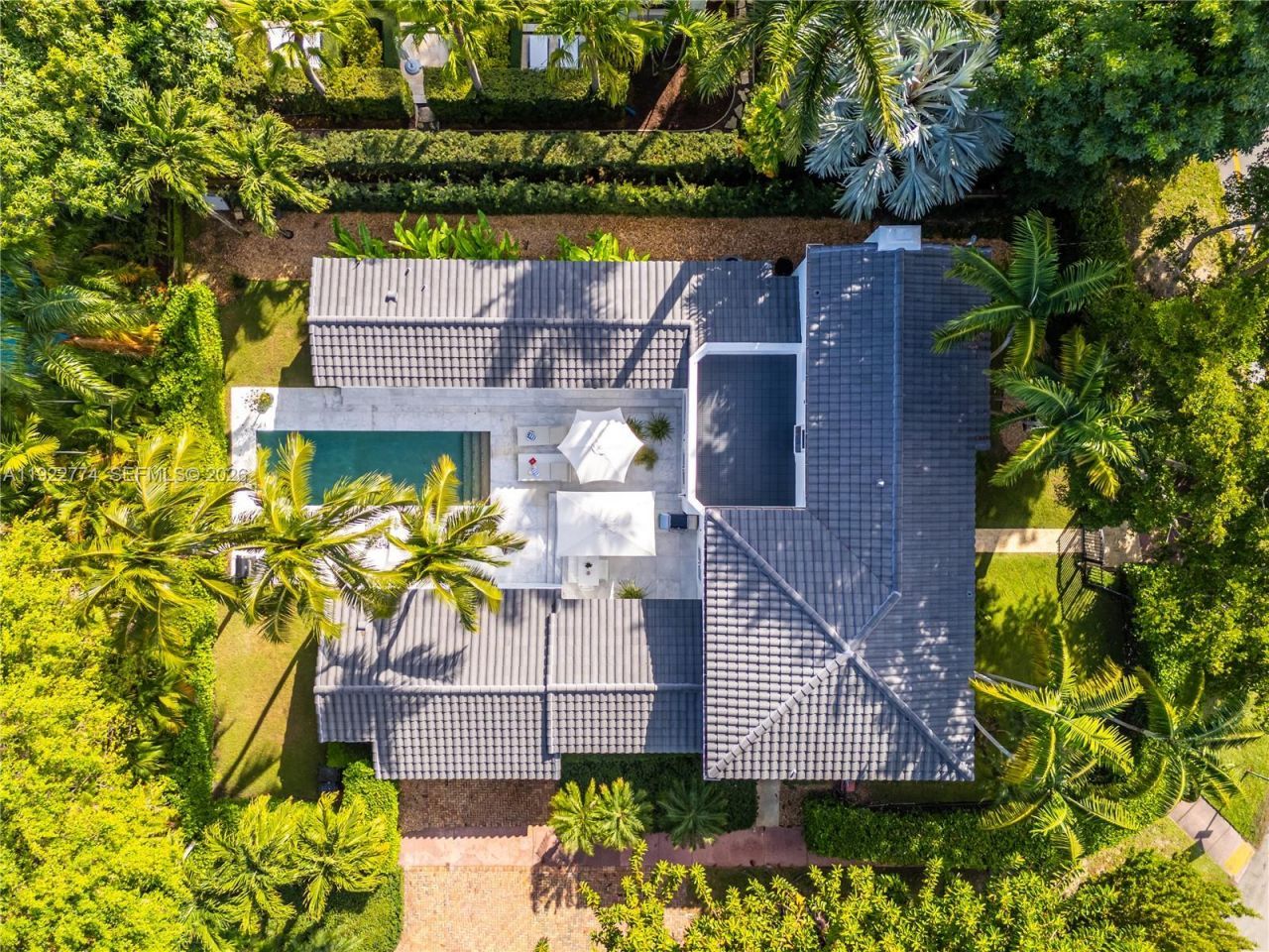 5181 La Gorce Dr, Miami Beach, FL 33140 Photo