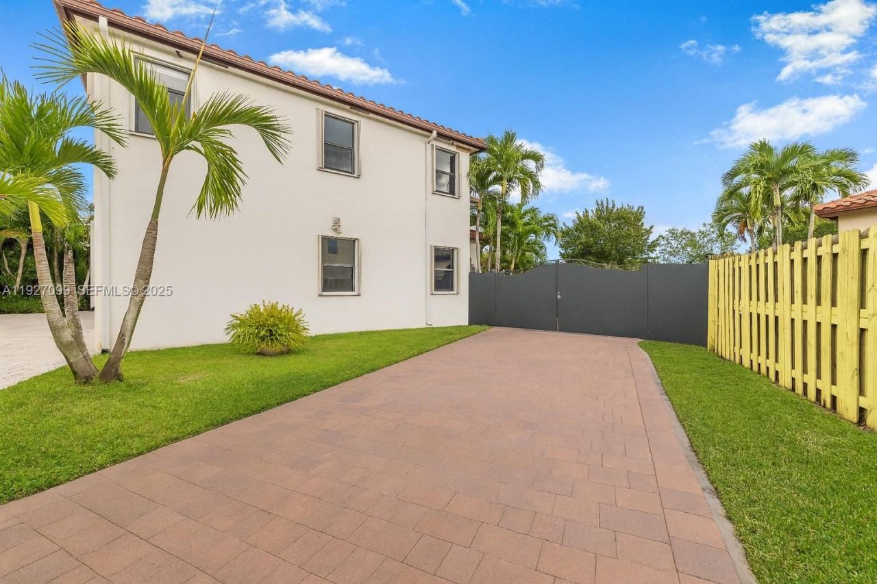 3461 SE 1st St, Homestead, FL 33033 Photo