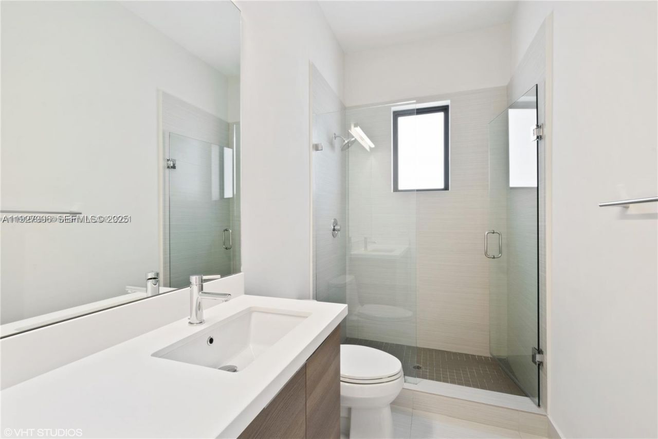 5883 W Brookfield Cir W, Hollywood, FL 33312 Photo