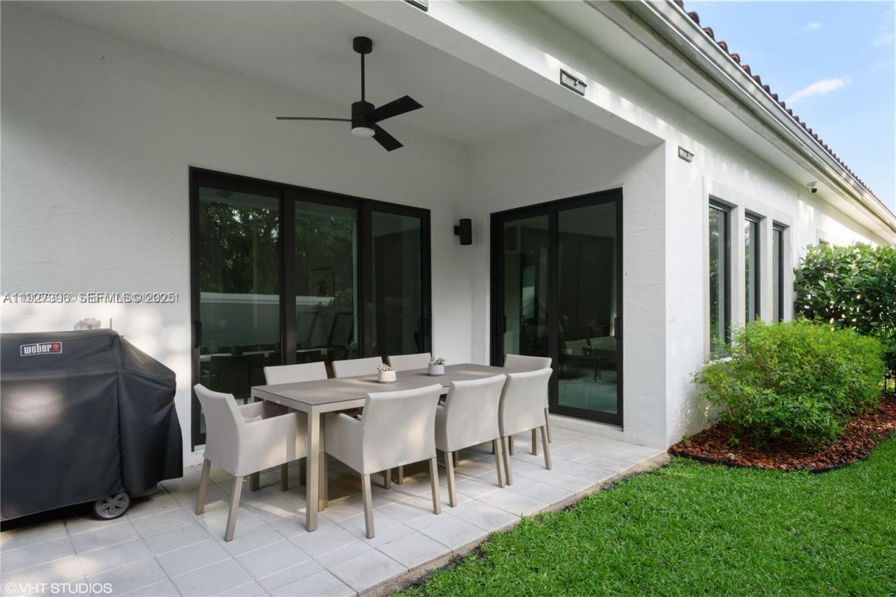 5883 W Brookfield Cir W, Hollywood, FL 33312 Photo