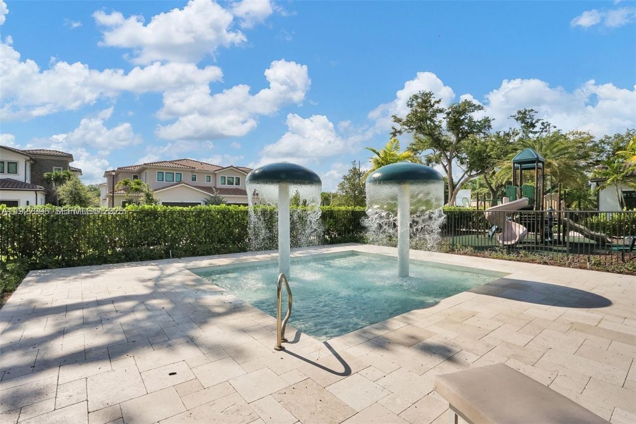 5883 W Brookfield Cir W, Hollywood, FL 33312 Photo