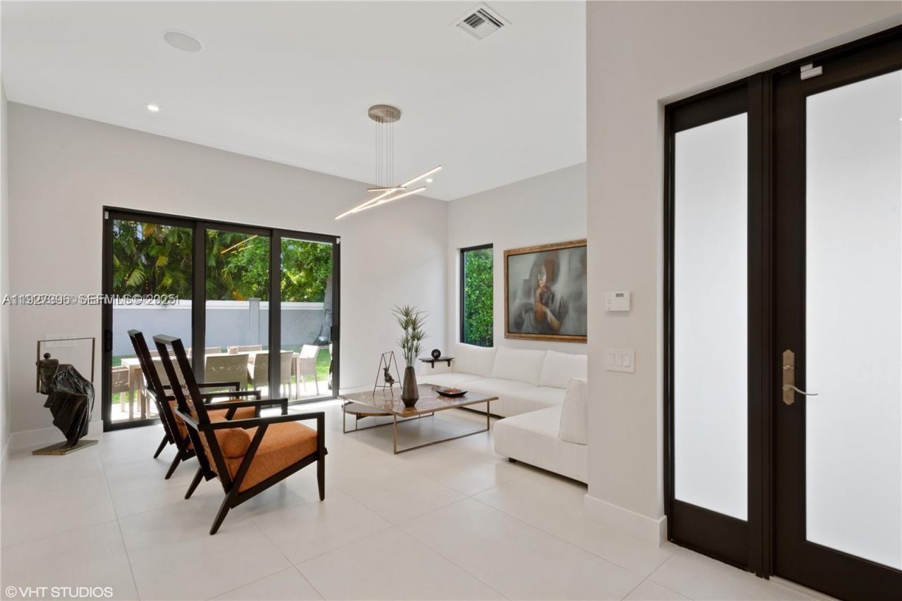 5883 W Brookfield Cir W, Hollywood, FL 33312 Photo