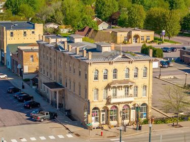 122 S Minnesota Avenue, Saint Peter, MN 56082