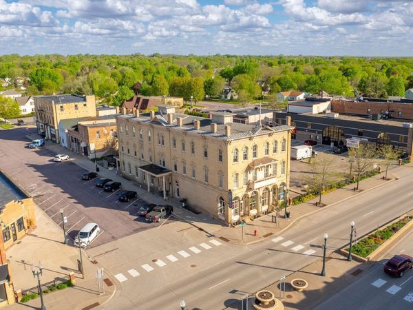 122 S Minnesota Avenue, Saint Peter, MN 56082