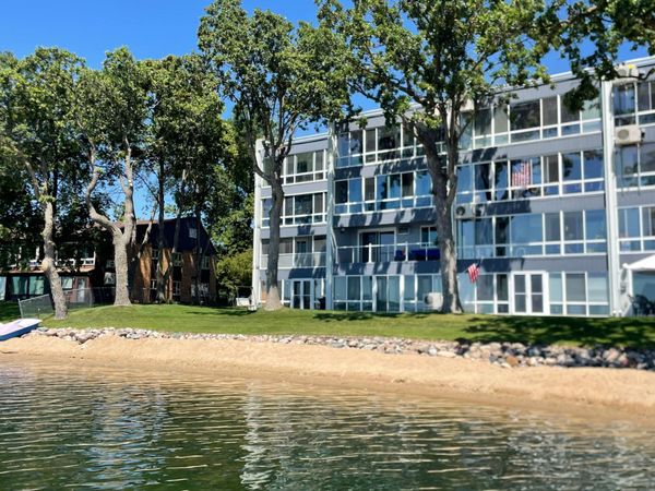 315 Park Lake Boulevard, Unit 207, Detroit Lakes, MN 56501