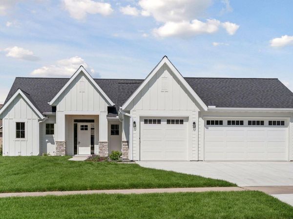 11301 Latrobe Lane N, Lake Elmo, MN 55042