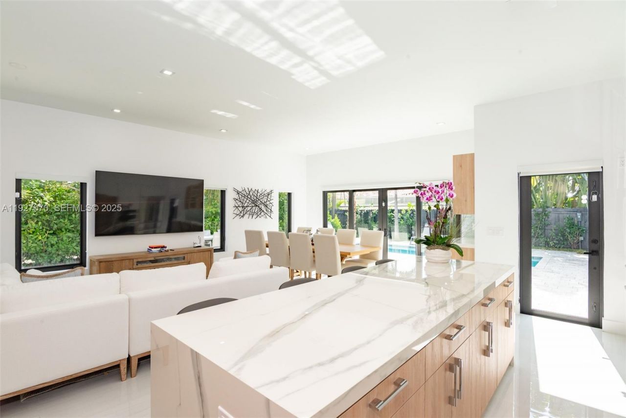 306 Plymouth Rd, West Palm Beach, FL 33405 Photo