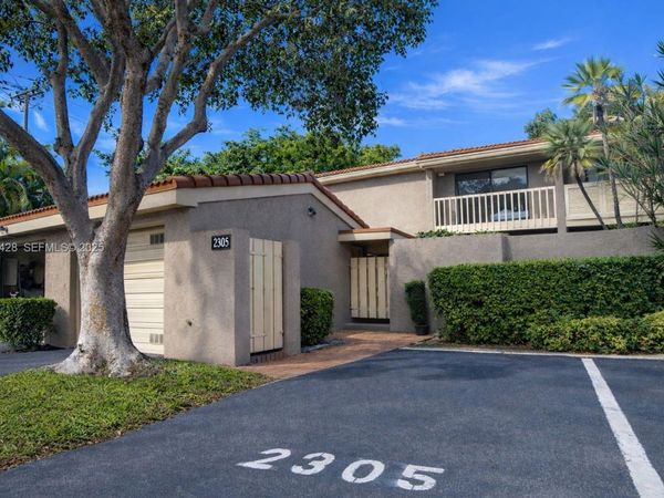 2305 Saint Andrews Rd, Unit 129, Hollywood, FL 33021