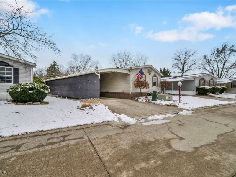27202 Cook Road, Unit 95, Olmsted Township, OH 44138 Photo 4