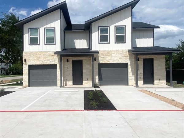 700 Horseshoe DR, Unit 301, Leander, TX 78641