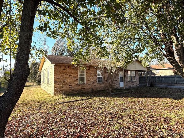 502 S Cedar Avenue, Tahlequah, OK 74464