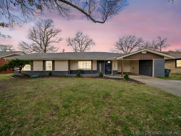 1335 N McFarland Place, Claremore, OK 74017