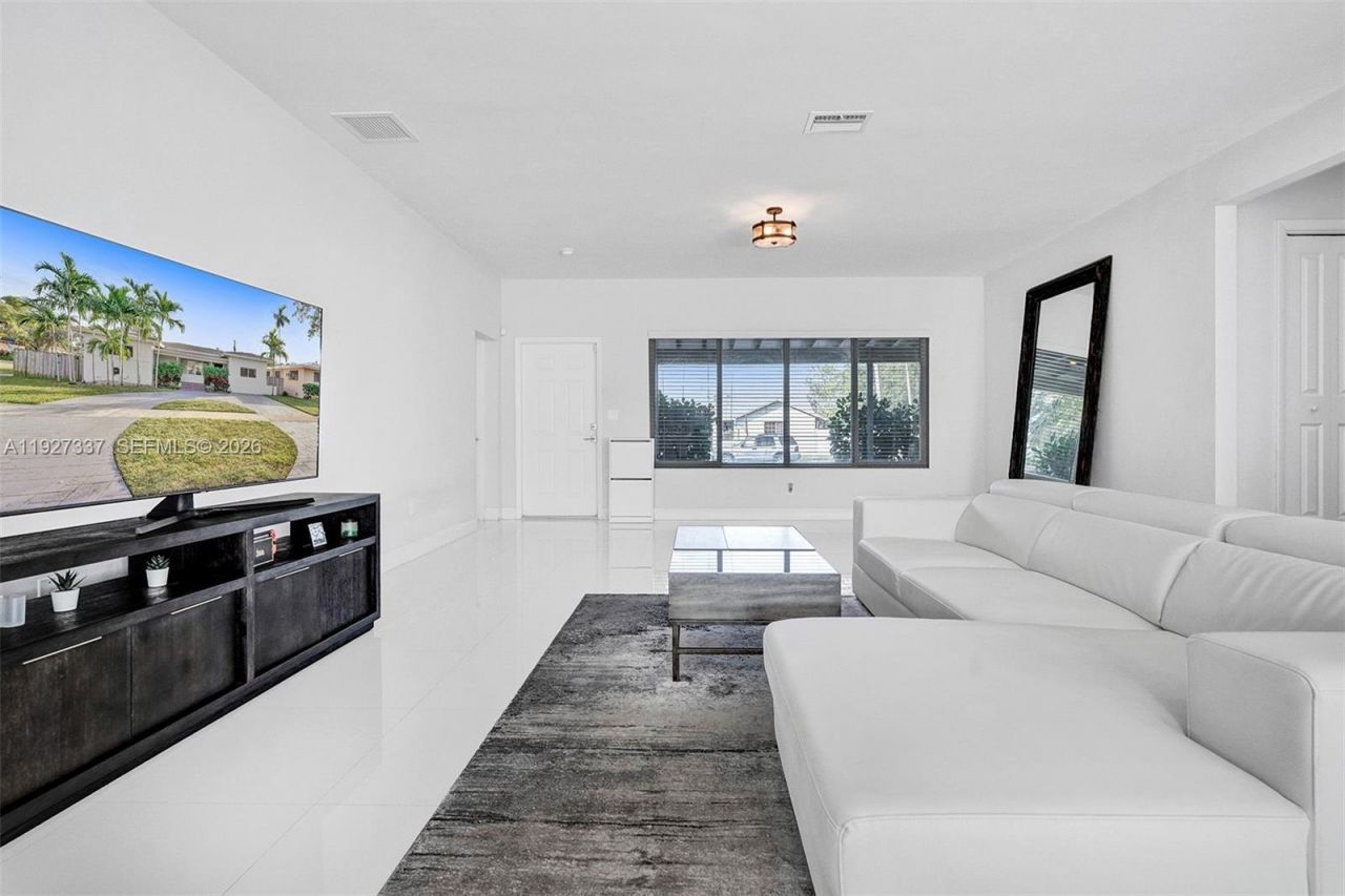 1102 Meadowlark Ave, Miami Springs, FL 33166 Photo