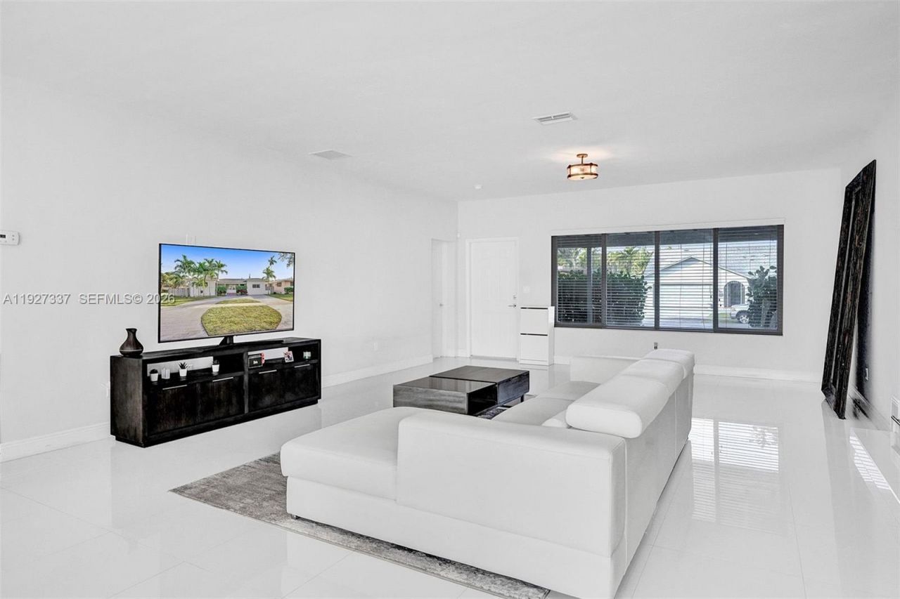 1102 Meadowlark Ave, Miami Springs, FL 33166 Photo