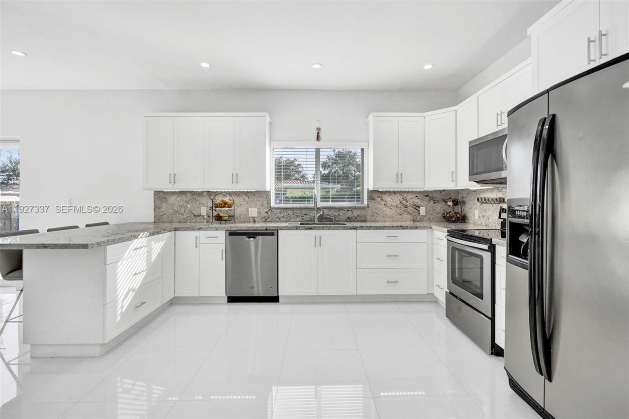 1102 Meadowlark Ave, Miami Springs, FL 33166 Photo