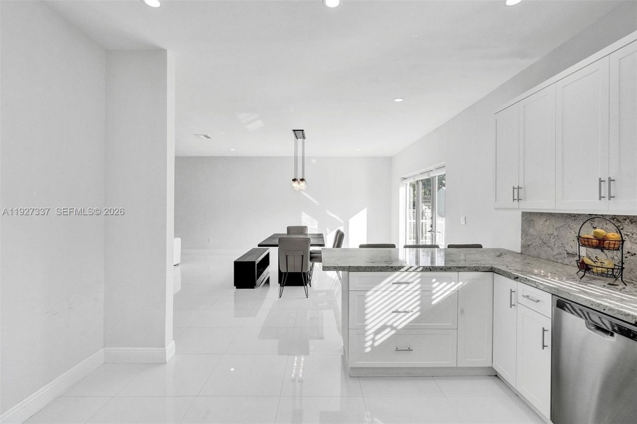 1102 Meadowlark Ave, Miami Springs, FL 33166 Photo