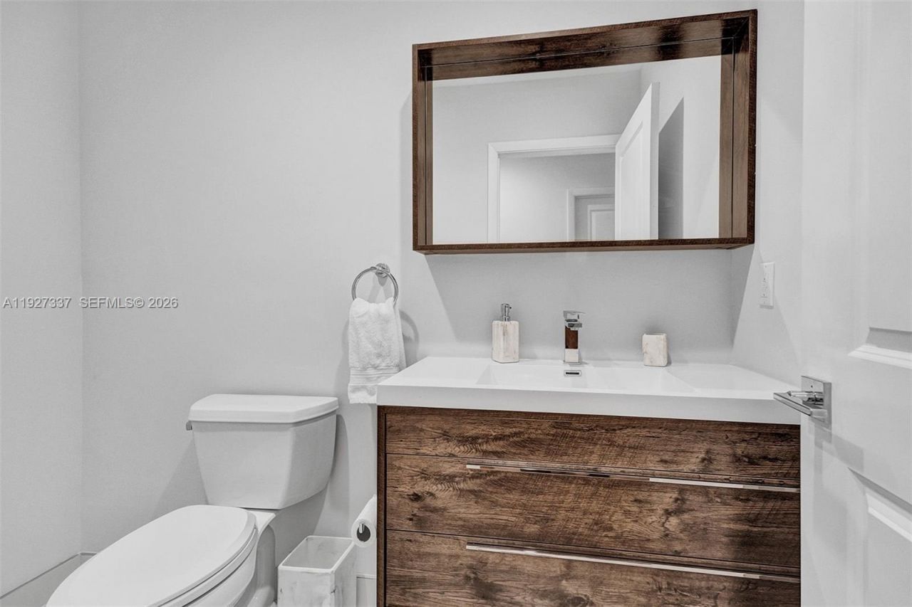 1102 Meadowlark Ave, Miami Springs, FL 33166 Photo