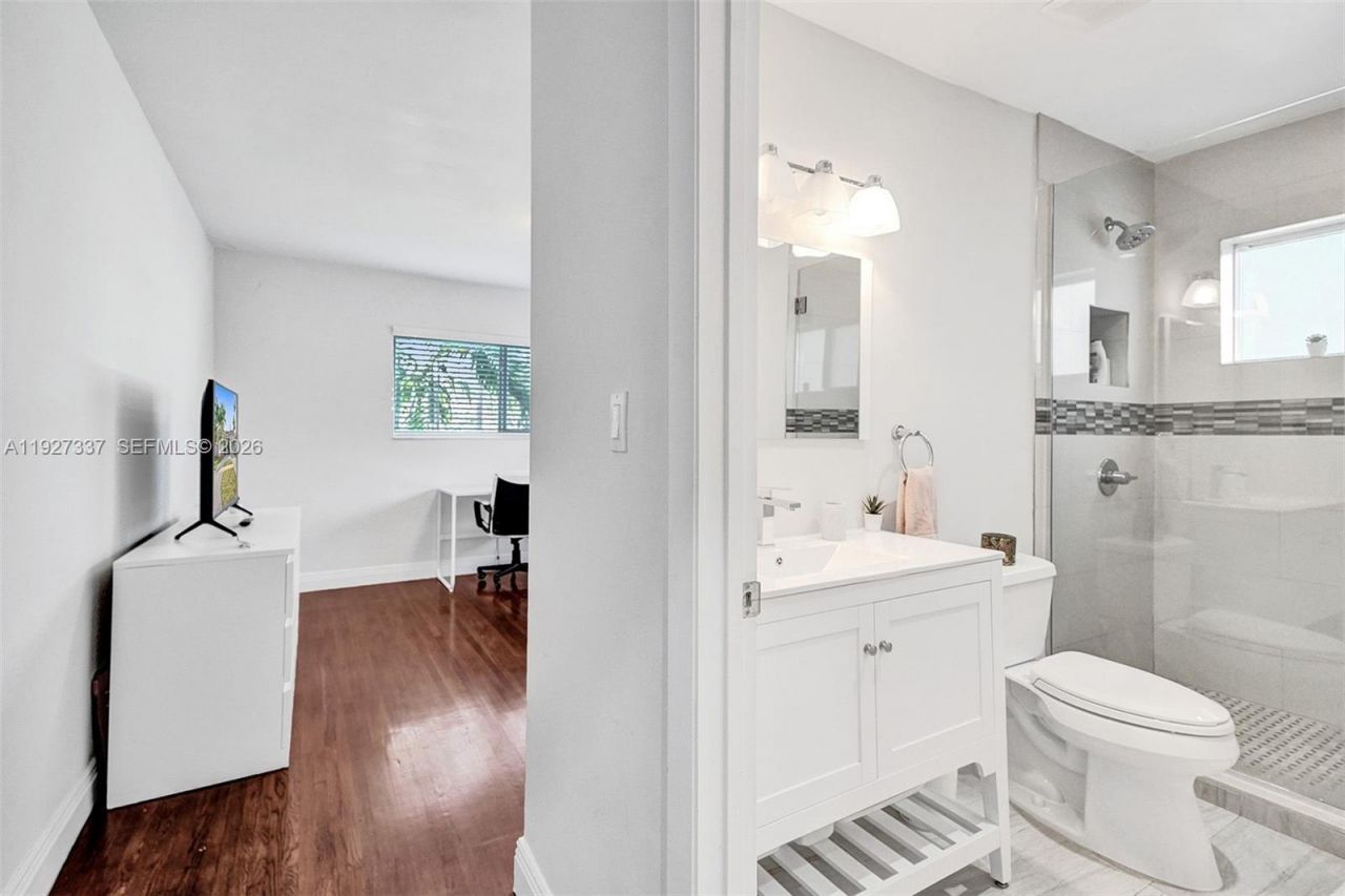 1102 Meadowlark Ave, Miami Springs, FL 33166 Photo