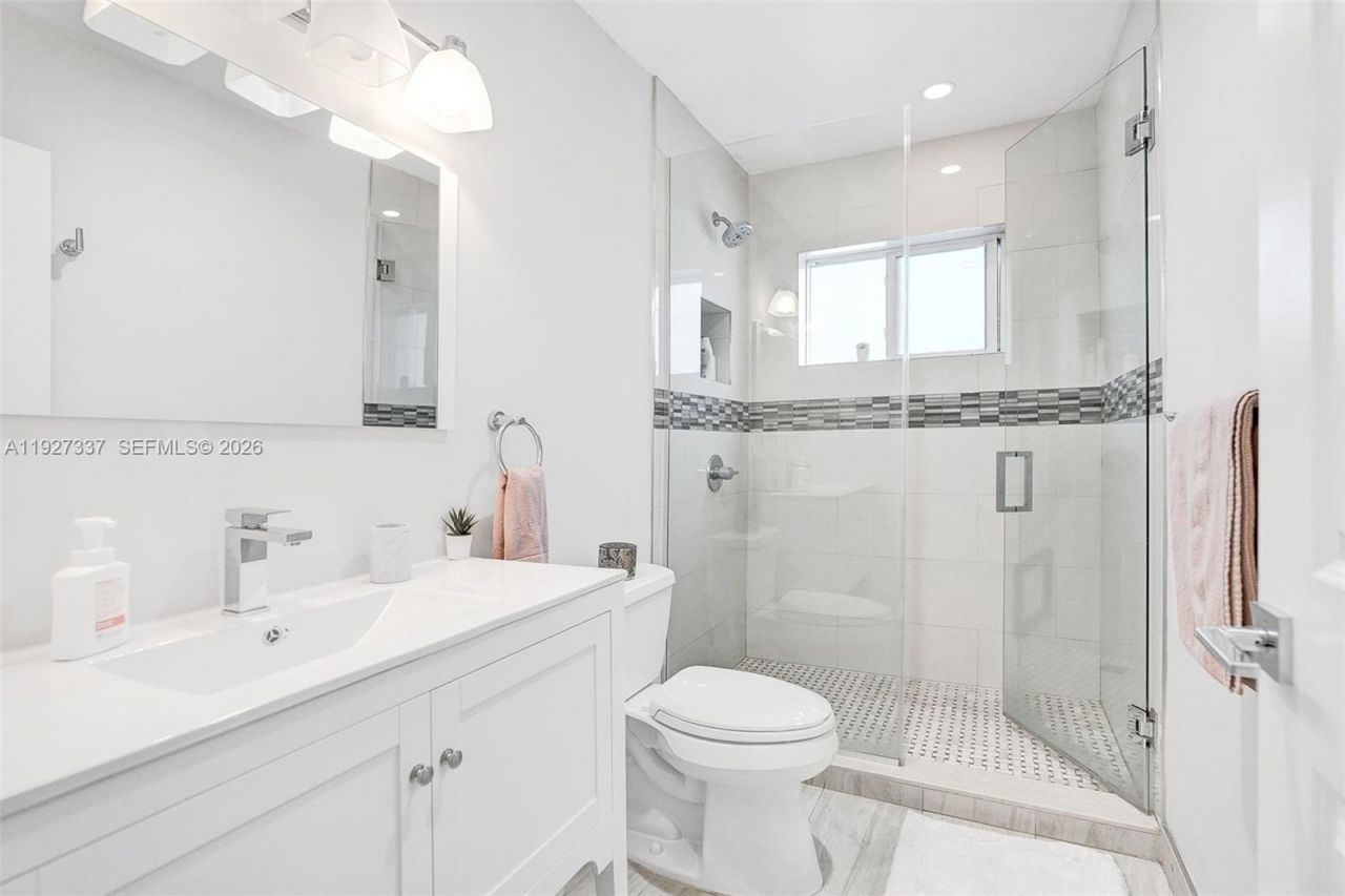 1102 Meadowlark Ave, Miami Springs, FL 33166 Photo