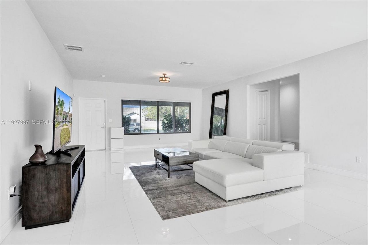 1102 Meadowlark Ave, Miami Springs, FL 33166 Photo