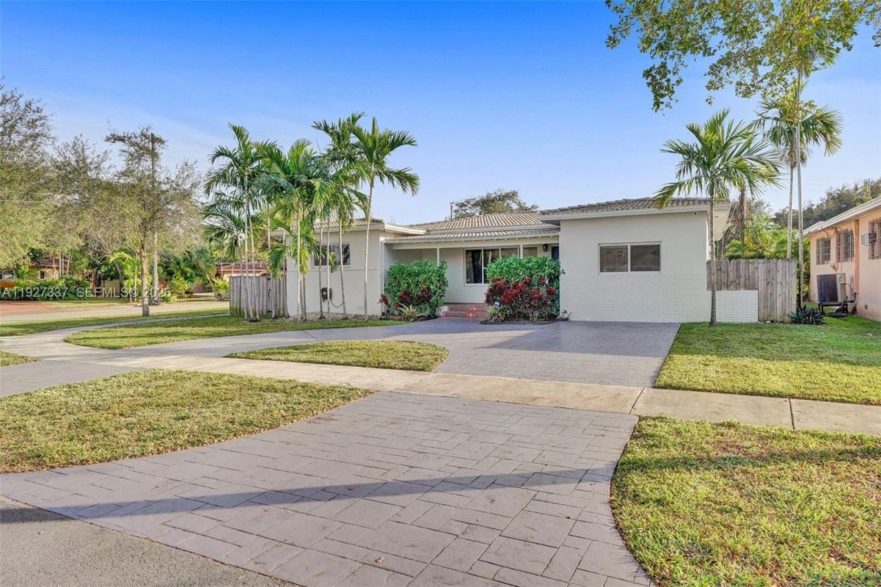 1102 Meadowlark Ave, Miami Springs, FL 33166 Photo