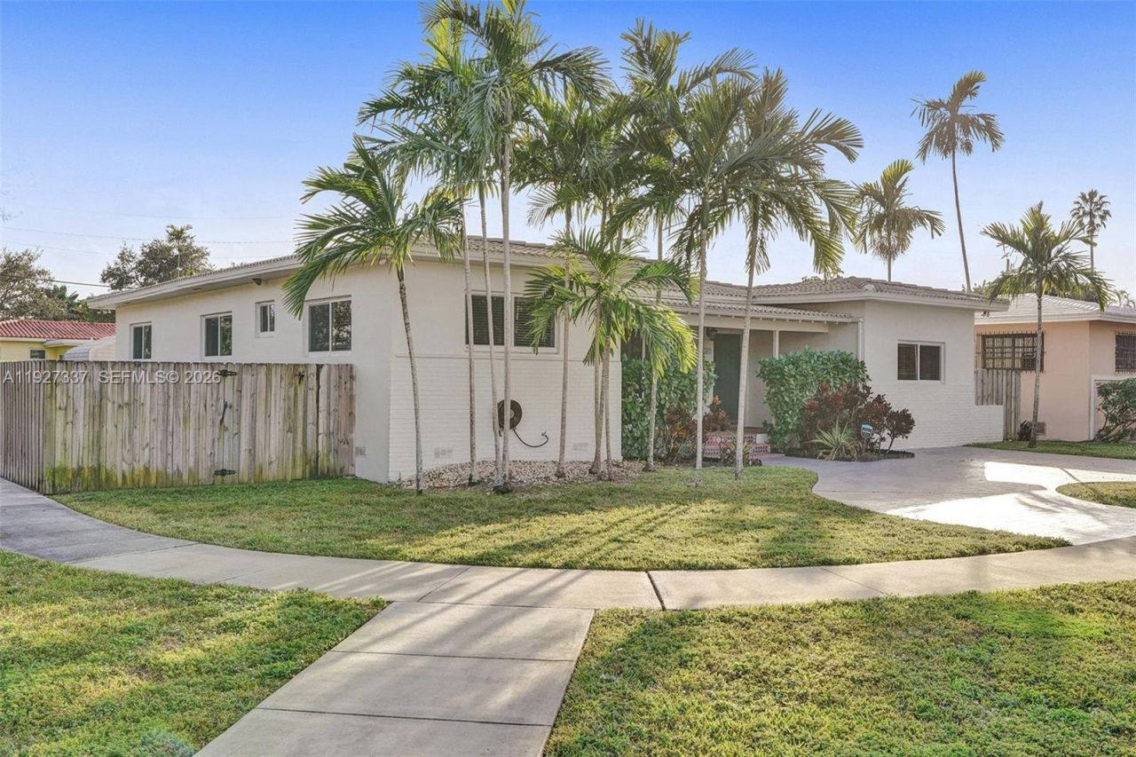 1102 Meadowlark Ave, Miami Springs, FL 33166 Photo